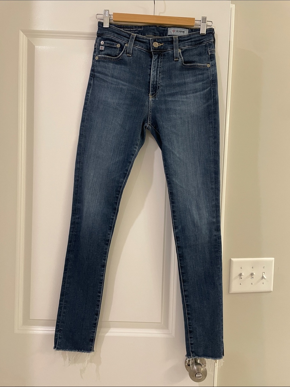 AG Adriano Goldschmied Women’s Skinny Jeans in Dark Blue Wash Size 26R